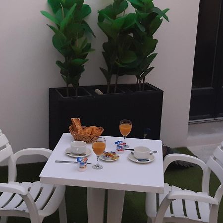 Hotel Emilie Royan Luaran gambar