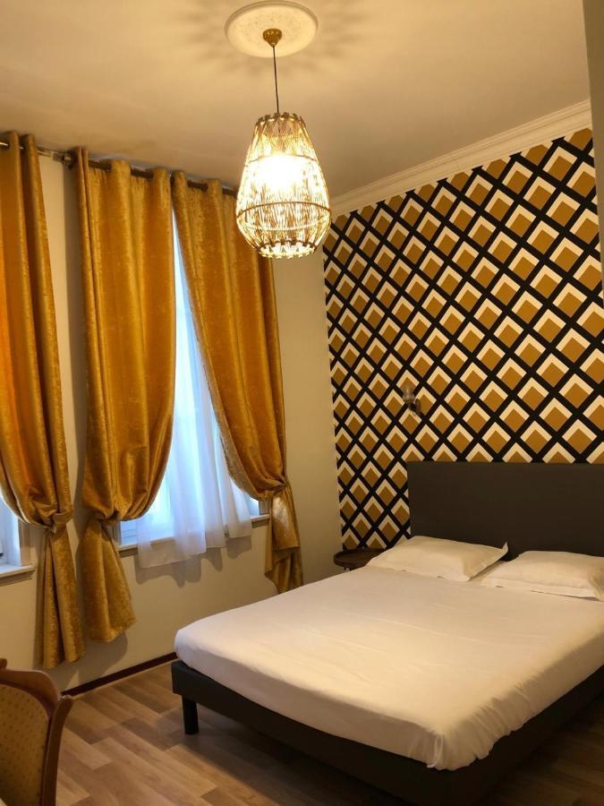 Hotel Emilie Royan Luaran gambar