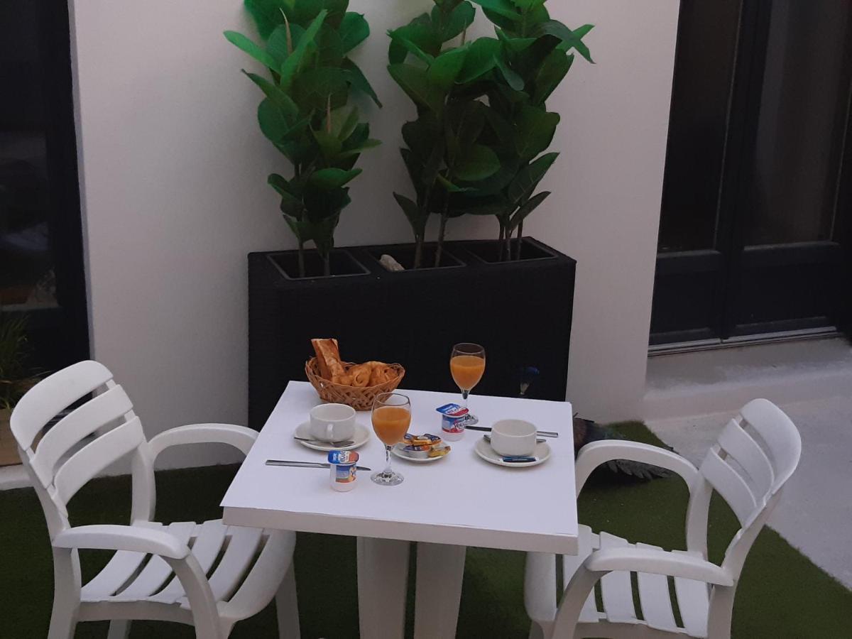 Hotel Emilie Royan Luaran gambar